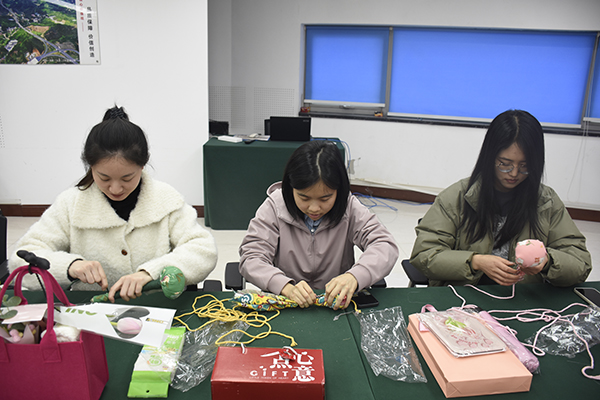 集团官网1.jpg 集团官网1.jpg