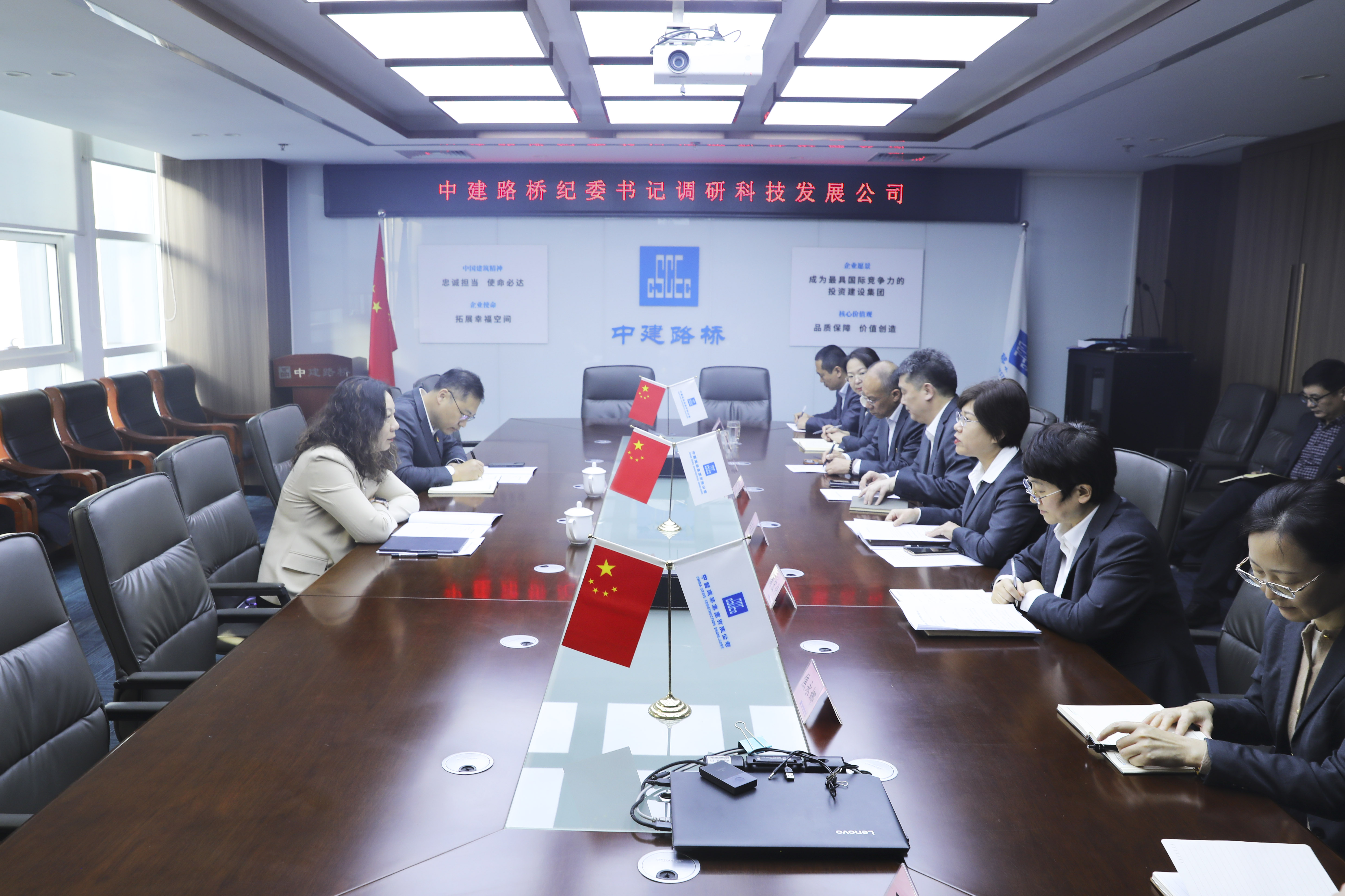 2T0A8538-.jpg 2T0A8538-.jpg