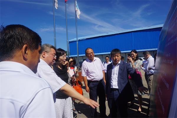 中国进出口银行董事长胡晓炼视察印尼万比项目 (2).jpg